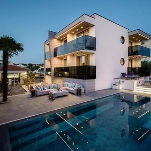 Luxury Apartments In Villa Curiera Malinska